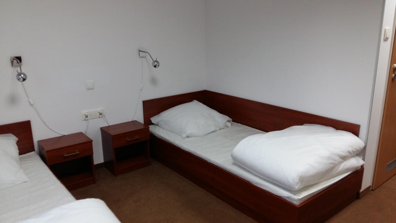 Motel Stare Brynki Przy Stacji Bp Trojka Chlebowo Exterior photo