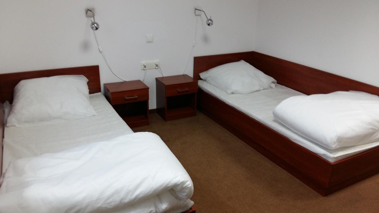 Motel Stare Brynki Przy Stacji Bp Trojka Chlebowo Exterior photo