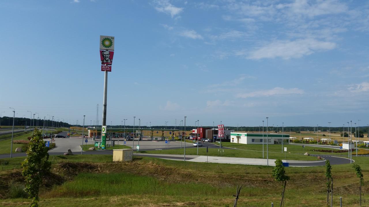 Motel Stare Brynki Przy Stacji Bp Trojka Chlebowo Exterior photo